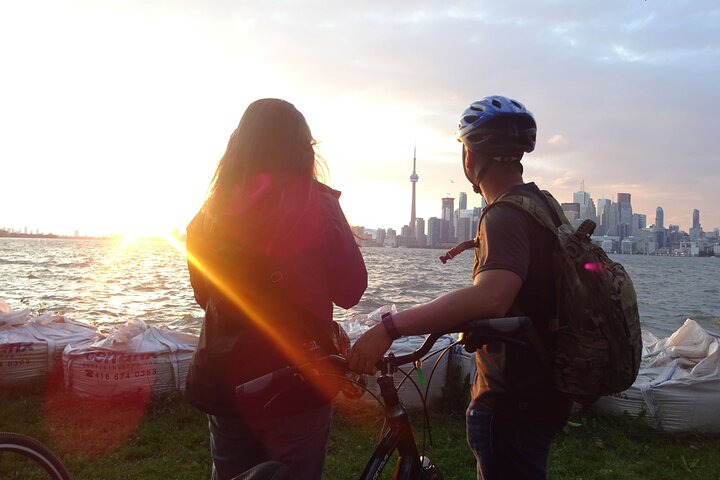 Go on a bike tour and enjoy Toronto Islands
