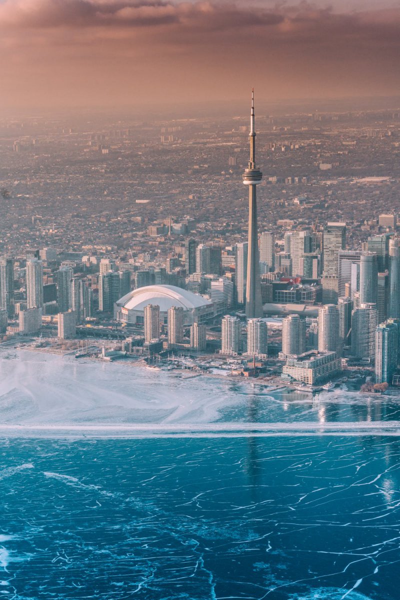 Aerial Tour above Toronto as Christmas Gift Idea in Toronto