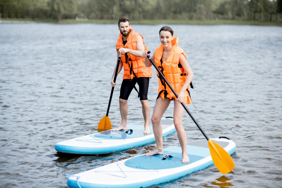 paddline as a summer activity for couples