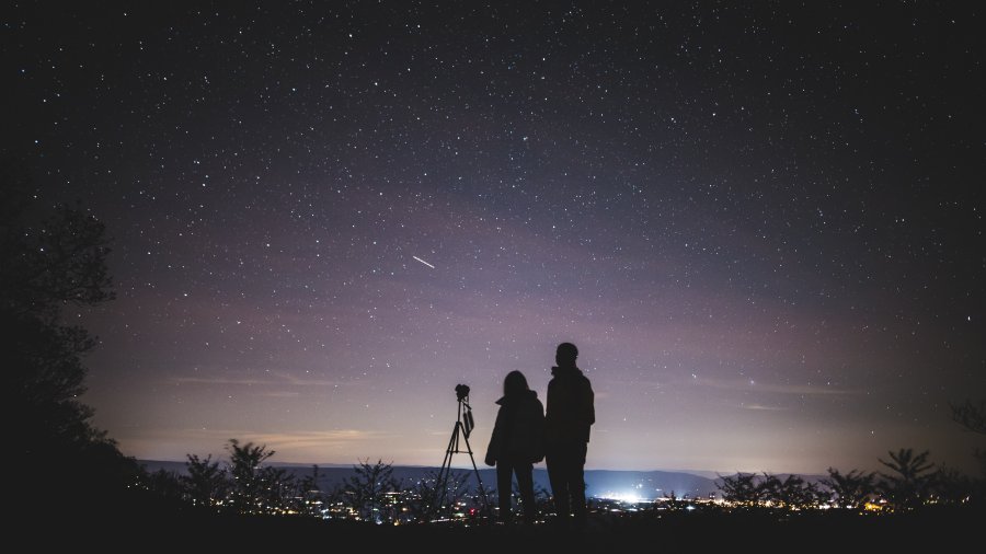 stargazing as a summer activity for couples in toronto