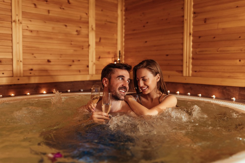 take-a-bath-together-indoor-date-idea