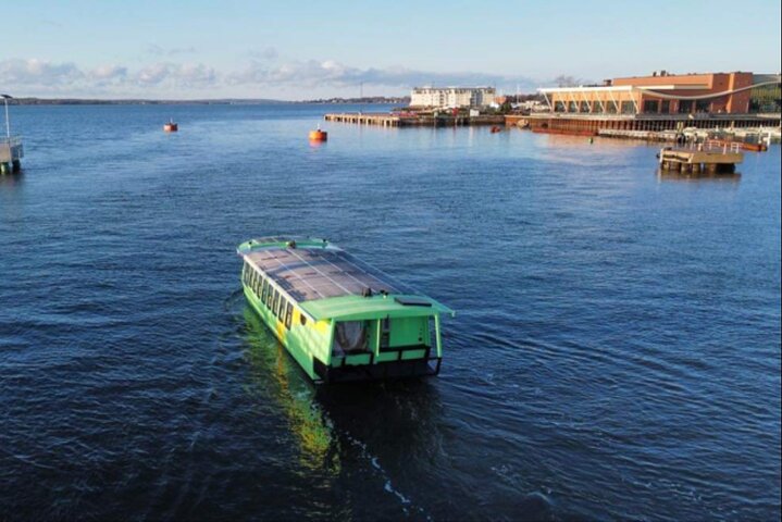solar-boat-harbour-tour